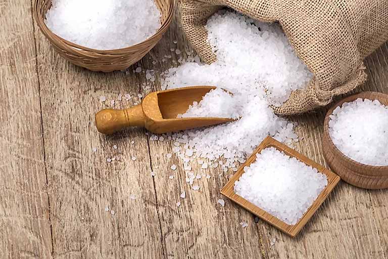 Trị mề đay bằng muối có thực sự hiệu quả không? 