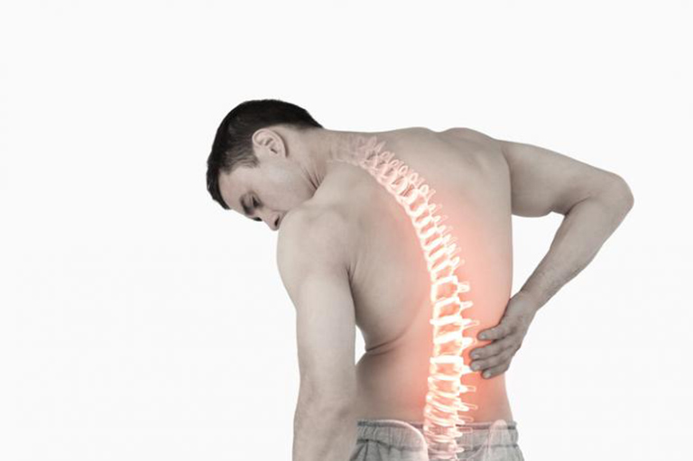 Tập gym bị đau lưng có thể là dấu hiệu cảnh báo một số bệnh lý xương khớp