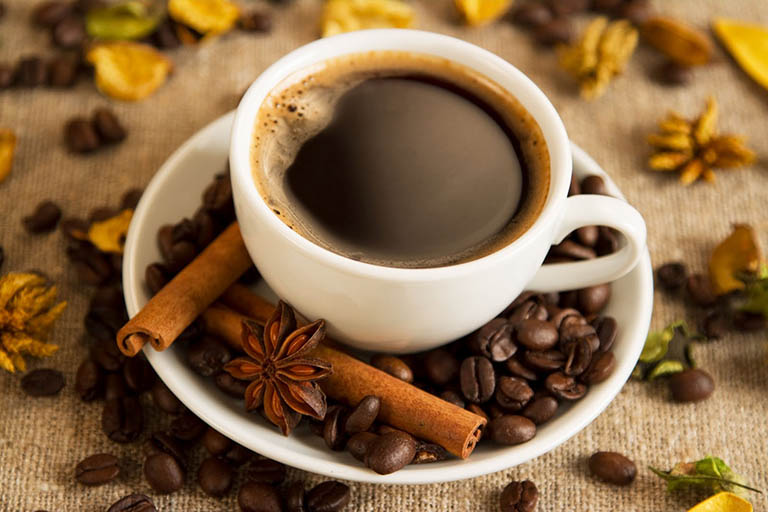 Tránh dùng caffein trước khi ngủ