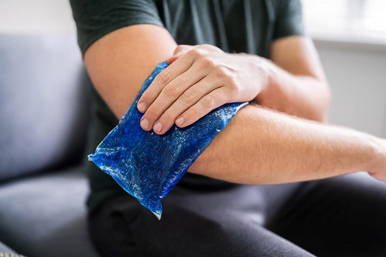 Cách giảm đau khớp khuỷu tay tại nhà