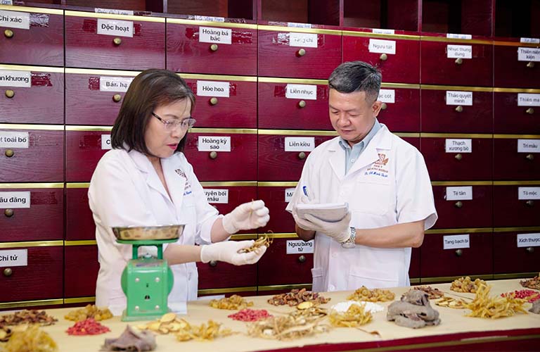 TS-BS-Van-Anh-va-luong-y-Do-Minh-Tuan-.jpg