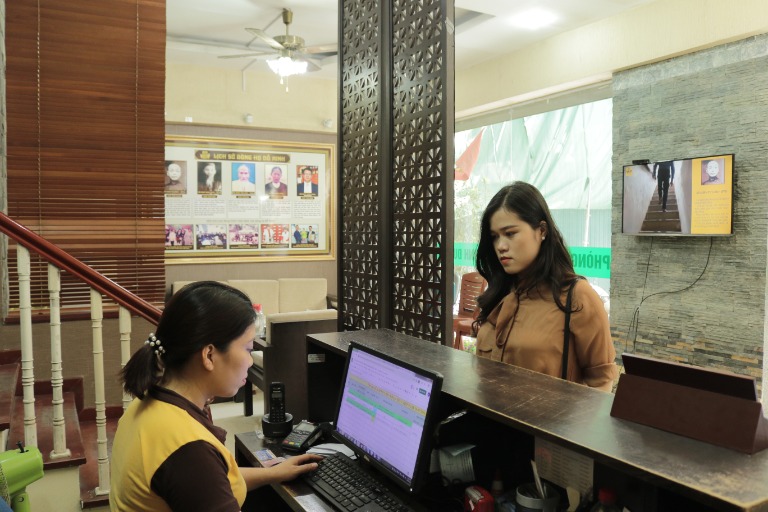 bạn Minh Châu trong lần tái khám tại nhà thuốc