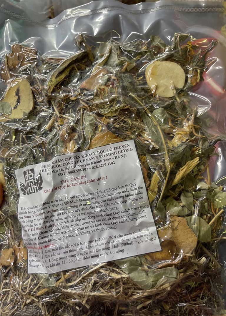 Với thuốc thang, bà con thấy rõ được từng vị dược liệu, từ đó yên tâm sử dụng