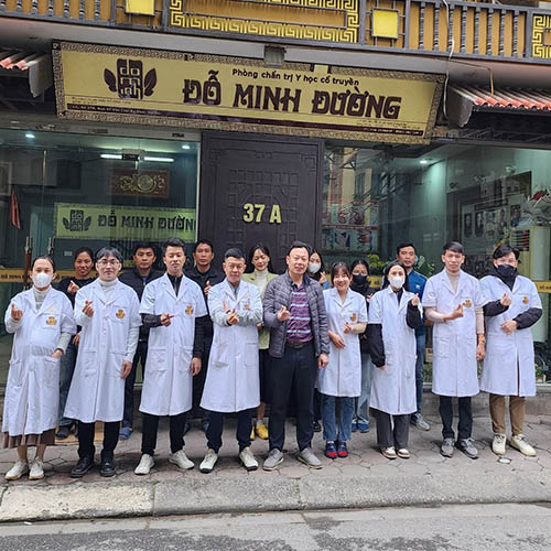 Đội ngũ Bác sĩ, thầy thuốc tại Nhà thuốc Đỗ Minh Đường luôn tận tâm hết mình vì bệnh nhân
