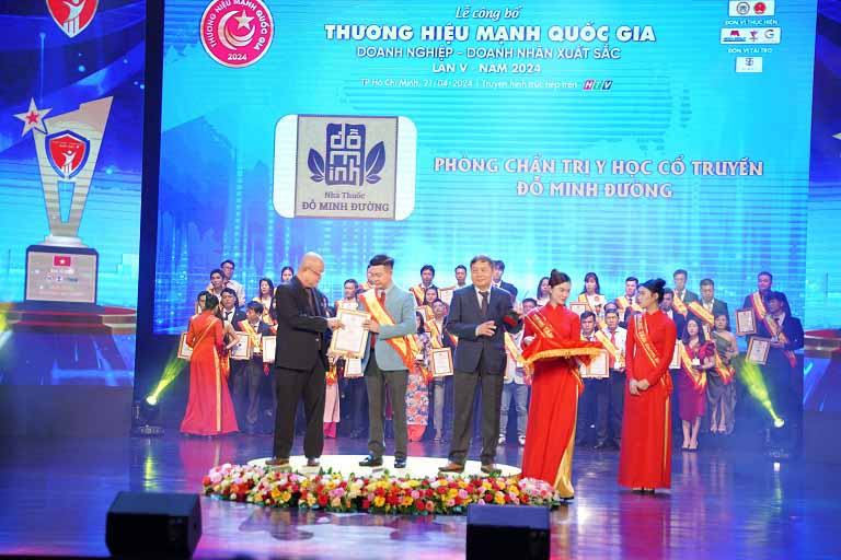 Nhà thuốc Đỗ Minh Đường nhận giải Top 10 thương hiệu mạnh quốc gia