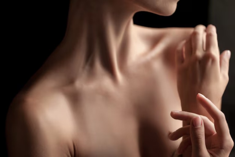 Vùng ngực và núm vú là những điểm nhạy cảm nhất của người phụ nữ