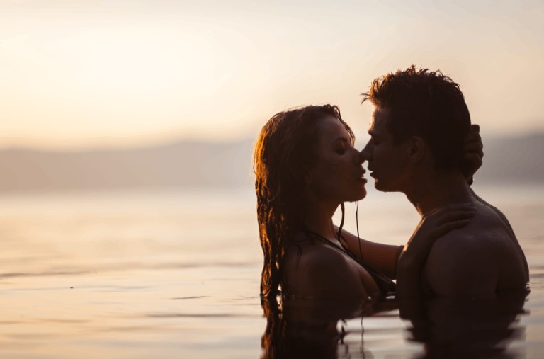 Làm tình dưới nước
