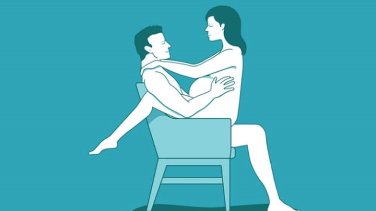 tư thế quan hệ ngồi trên ghế khi mang thai