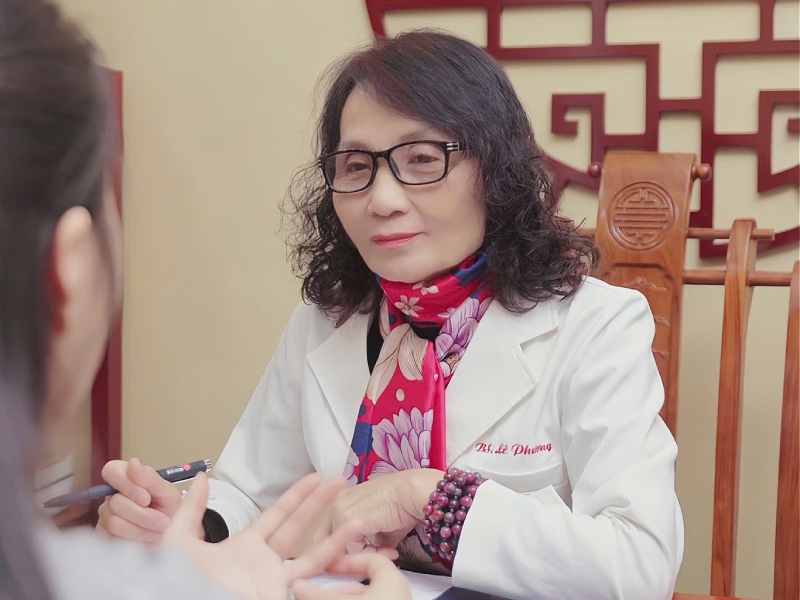 Bác sĩ Lê Phương là người trực tiếp đồng hành cùng người bệnh trong quá trình điều trị