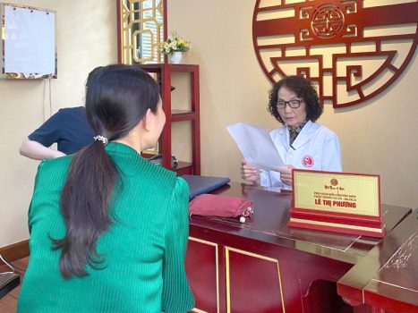 bac-si-le-phuong-kham-3