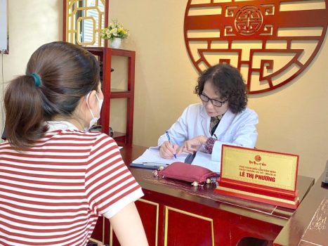 bac-si-le-phuong-kham-6