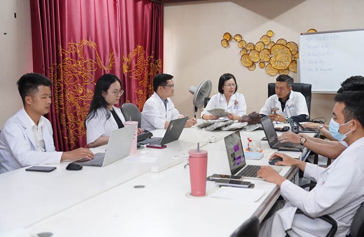 Tiến sĩ, Bác sĩ Vân Anh